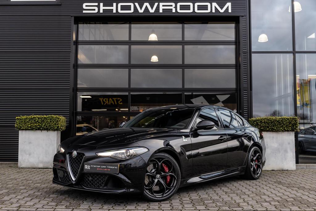 Alfa Romeo Giulia 2.9 V6 Quadrifoglio, 510 PK, Carbon, Camer, Automaat, Achterwielaandrijving, Gebruikt, Bi-Xenon koplampen