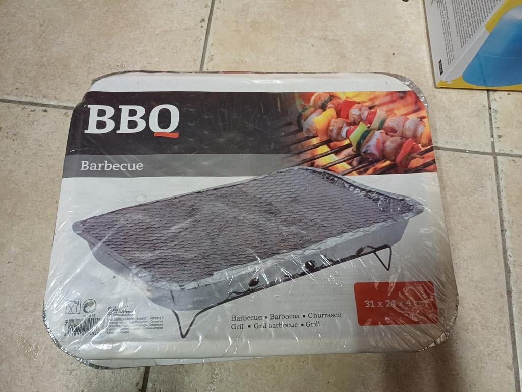 Wegwerp BBQ - Ideaal voor picknicks en festivals, Ophalen of Verzenden, Nieuw, BBQ