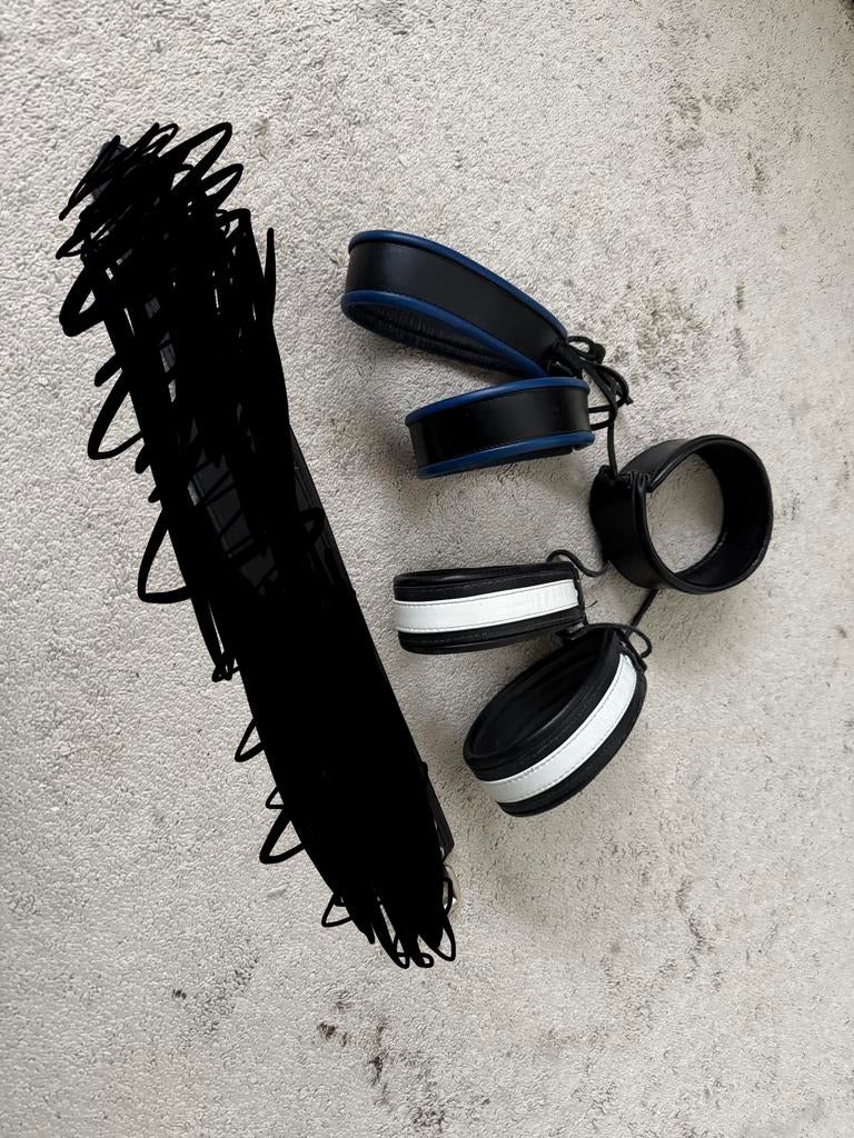Fetish banden leer/imitatieleer (2x wit, 2x blauw, 1x zwart), Ophalen of Verzenden, Gebruikt