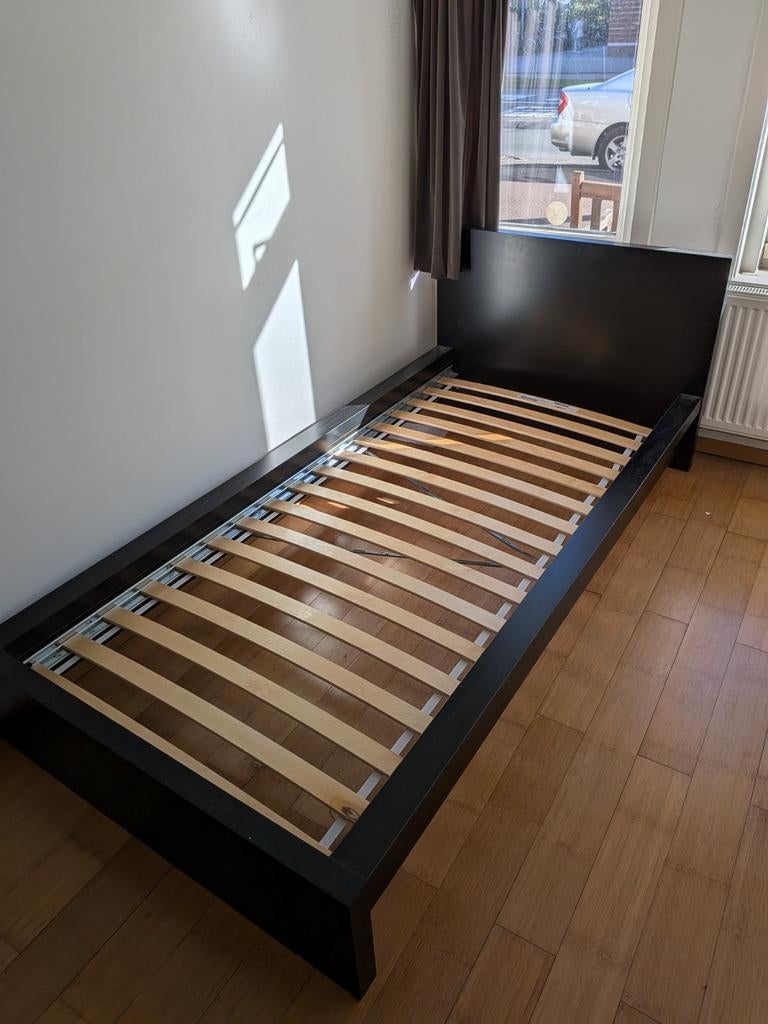 Zwart IKEA Malm bed met lattenbodem, Huis en Inrichting, Slaapkamer | Bedden, Ophalen