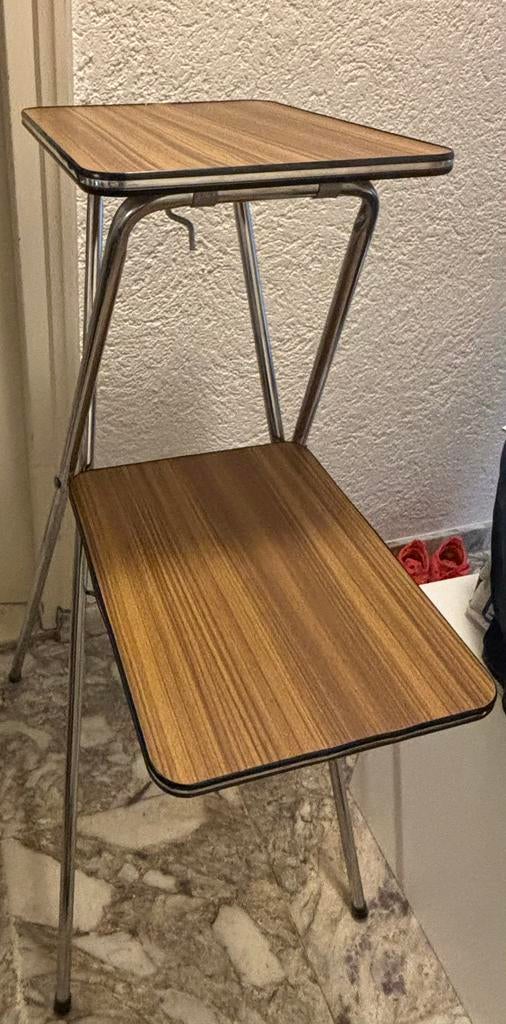 Inklapbare projectortafel, Ophalen of Verzenden, Zo goed als nieuw