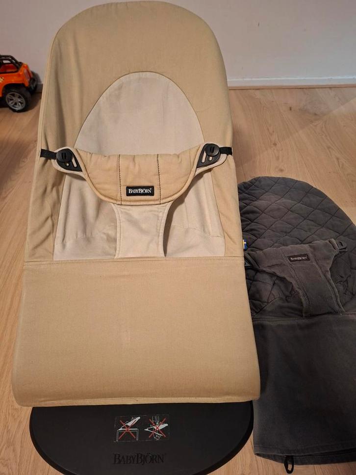 BabyBjörn wipstoel + extra hoes. Baby bjorn wipstoel, Kinderen en Baby's, Wipstoeltjes, Zo goed als nieuw, Ophalen of Verzenden