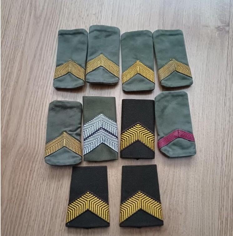 KL Schouderpassanten oude stijl, Verzamelen, Ophalen of Verzenden, Landmacht, Nederland, Embleem of Badge
