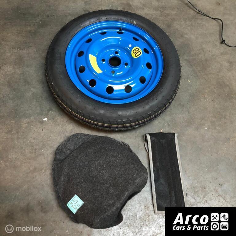 Kia Rio III Thuiskomer met krikset 15 Inch  2010-2018, Gebruikt, Ophalen of Verzenden