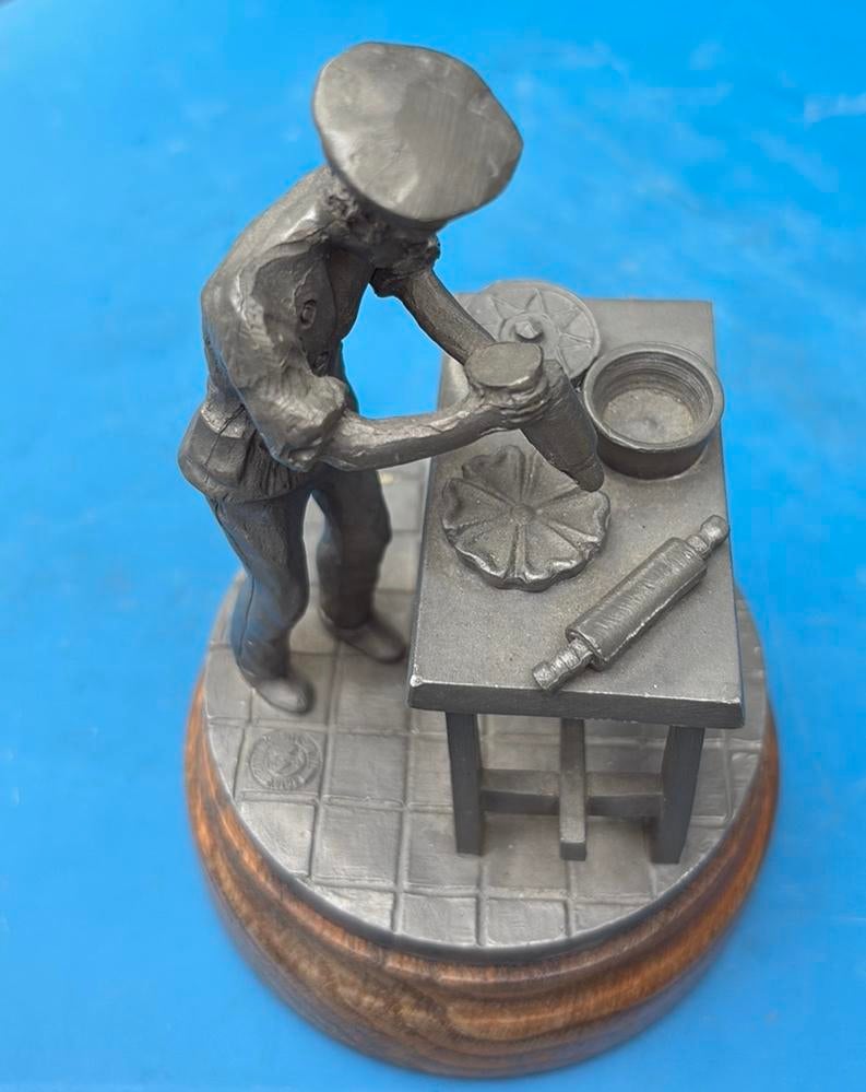 TINNEN BANKETBAKKER, Ophalen