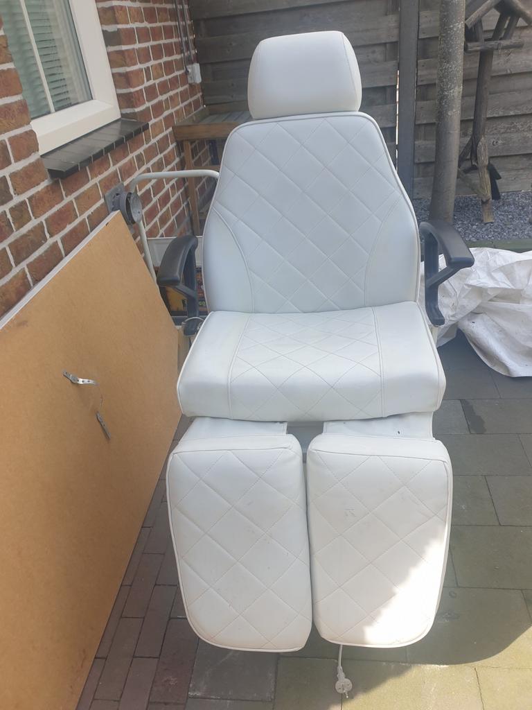 Elektrische behandelstoel, Sport en Fitness, Massageproducten, Ophalen of Verzenden, Gebruikt, Massagetafel