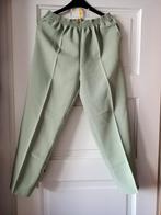 Zachtgroene lange broek Maat 42., Ophalen of Verzenden, Zo goed als nieuw, Maat 42/44 (L), Lang