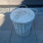 Ouderwetse asseton zinken vuilniston, Ophalen