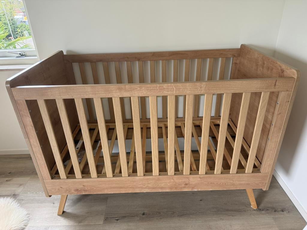 Doorgroei ledikant 140X70 | «vintage» van petit ameli, Ophalen, Zo goed als nieuw, Ledikant