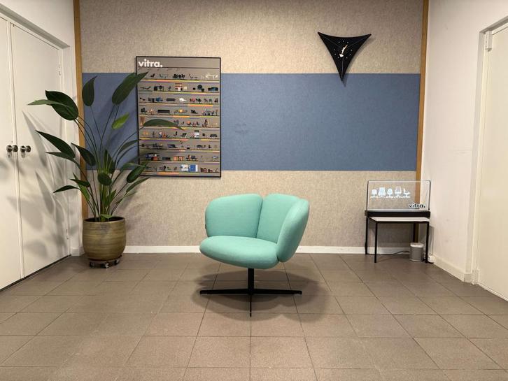 Artifort | Khodi Feiz | Bras Fauteuil | Blauw | 2x, Huis en Inrichting, Fauteuils, Zo goed als nieuw, Metaal, Stof, 75 tot 100 cm