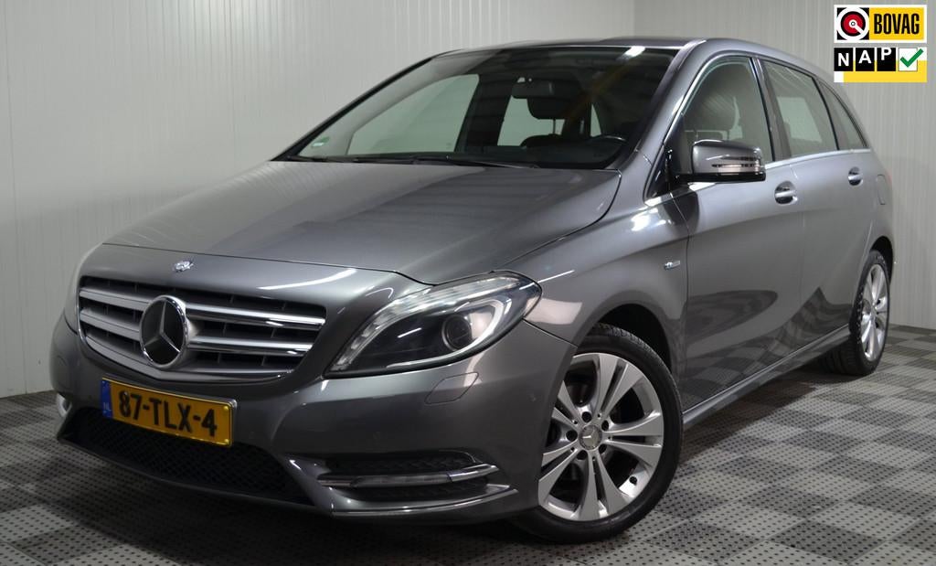 Mercedes-Benz B-klasse 180 Ambition / Automaat / PDC / Nav /, Auto's, Euro 5, Gebruikt, Zwart, 4 cilinders