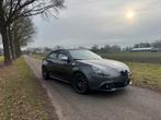 Alfa Romeo Giulietta 1.750 TBI 2010 Grijs, 4 cilinders, Leder, Bedrijf, Handgeschakeld