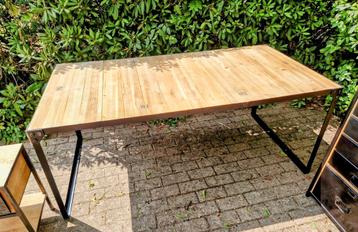 Tuintafel  beschikbaar voor biedingen
