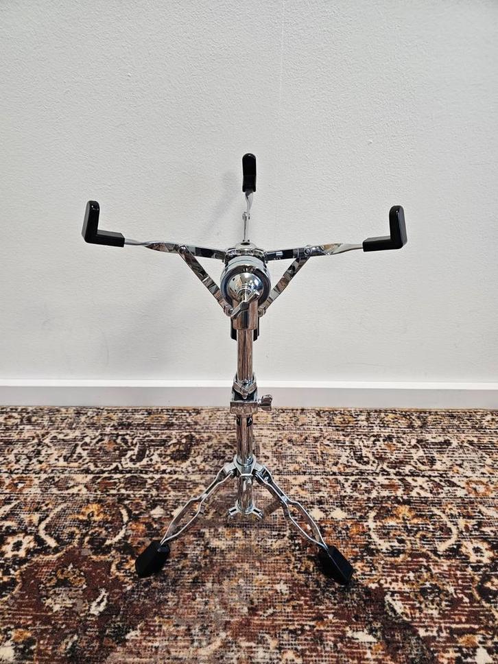Millenium Snare Drum Stand| Snarestand | Standaard, Muziek en Instrumenten, Instrumenten | Onderdelen, Gebruikt, Drums of Percussie