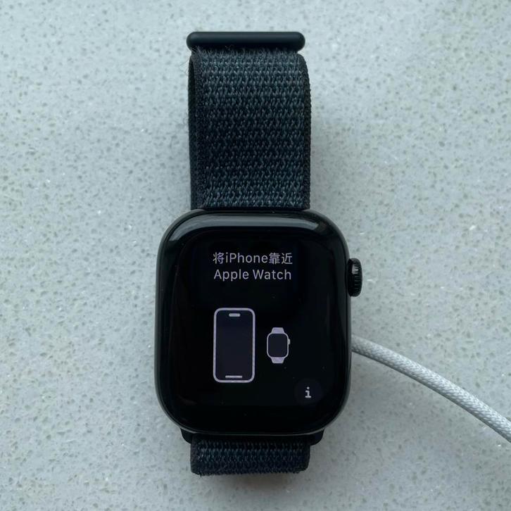 Apple Watch 10 cellurar (with apple warranty), Sieraden, Tassen en Uiterlijk, Smartwatches, Zo goed als nieuw, iOS, Zwart, GPS