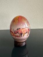 Decoratief Dierenbeeld op struisvogel ei, Ophalen of Verzenden