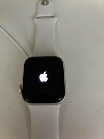 Apple watsch se te koop beschikbaar voor biedingen