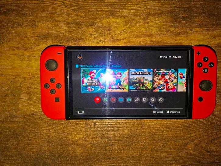 Nintendo switch oled mario editie  plus 7 spellen en meer, Spelcomputers en Games, Spelcomputers | Nintendo Switch, Zo goed als nieuw