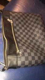 Louis Vuitton schoudertas, Ophalen of Verzenden, Zo goed als nieuw, Zwart