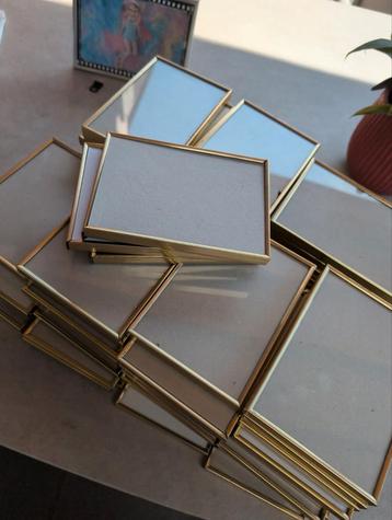 Fotolijstjes goud beschikbaar voor biedingen