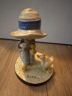 Sarkkay beeldje met eendjes, Tuin en Terras, Tuinbeelden, Ophalen of Verzenden, Gebruikt, Kunststof, Dierenbeeld