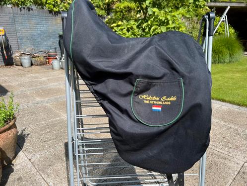 Hulsebos dressuurzadel cc WB4 17,5 inch, Dieren en Toebehoren, Paarden en Pony's | Zadels, Dressuur, Ophalen