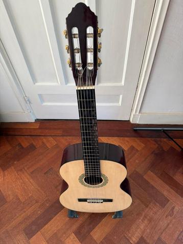Gitaar voor beginners beschikbaar voor biedingen