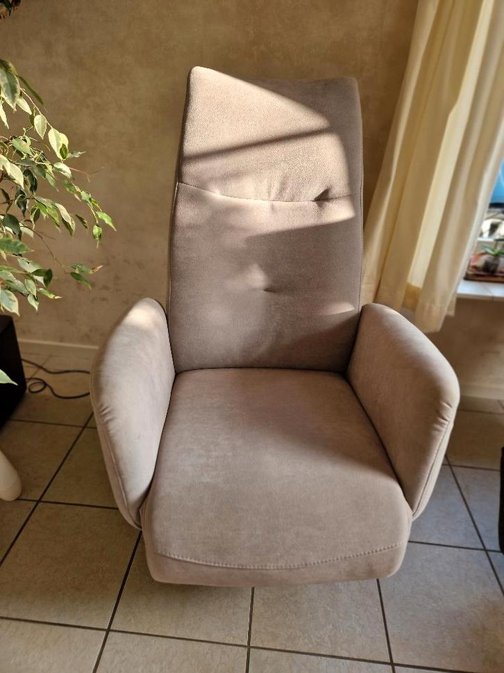 Sta op stoel, Huis en Inrichting, Fauteuils, Gebruikt, Stof, 75 tot 100 cm, Minder dan 75 cm, Ophalen