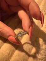 Elegante Ring - Maat 17, Sieraden, Tassen en Uiterlijk, Ringen, Ophalen of Verzenden, Zo goed als nieuw, 17 tot 18, Met edelsteen