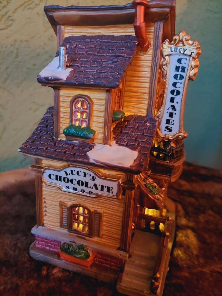 Lemax 'Lucy's Chocolate Shop', Diversen, Kerst, Zo goed als nieuw, Ophalen of Verzenden