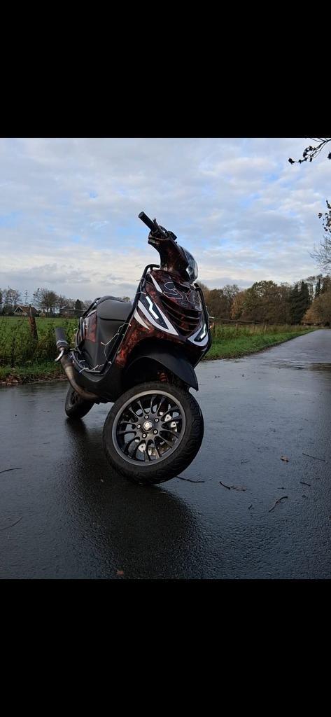 Custom kappenset! (onbeschadigd), Fietsen en Brommers, Brommeronderdelen | Scooters, Zo goed als nieuw, Piaggio, Kap, Ophalen of Verzenden