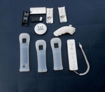 Nintendo Wii controller, Nunchuck, Controller hoesjes, etc. beschikbaar voor biedingen