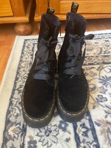 Dr. Martens Jadon Velvet - Maat 38 beschikbaar voor biedingen