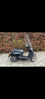 Scooter SYM Mio zwart, Benzine, Maximaal 45 km/u, 50 cc, Gebruikt