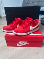 Nike Dunk Low Valentine 2024 - Maat 39, Ophalen of Verzenden, Rood, Sneakers of Gympen, Zo goed als nieuw
