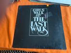 Girls walk by / Ge Reinders, Ophalen of Verzenden