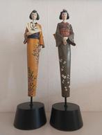 Twee houten Geisha's op een voetstuk, Ophalen of Verzenden, Zo goed als nieuw, Religie
