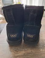 UGG, Ophalen of Verzenden, Zo goed als nieuw, Jongetje of Meisje, Laarsjes