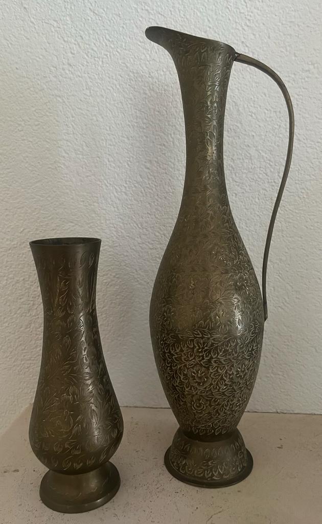 Oude Messing vaas en karaf - Set van 2, Huis en Inrichting, Woonaccessoires | Vazen, Gebruikt, Overige kleuren, Minder dan 50 cm