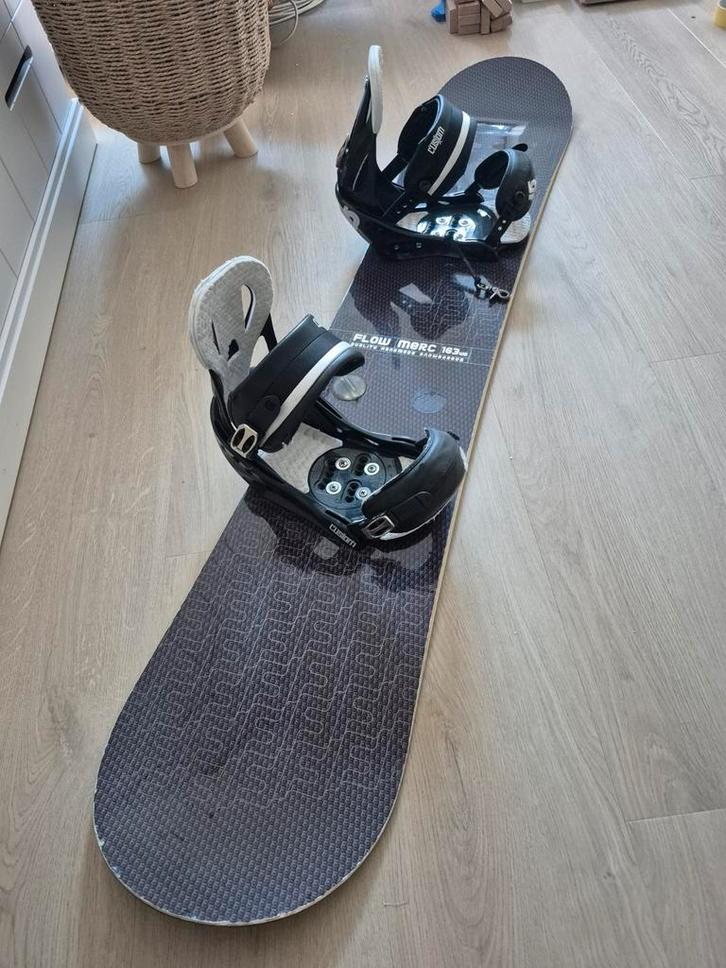 Flow Snowboard 163cm + Burton Bindingen, Sport en Fitness, Snowboarden, Gebruikt, Board, Ophalen