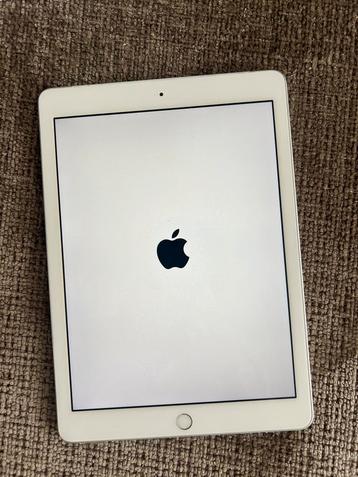 iPad 8e generatie 32GB Wi-Fi + 4G (met IMEI) – iPadOS 16.3.1 beschikbaar voor biedingen