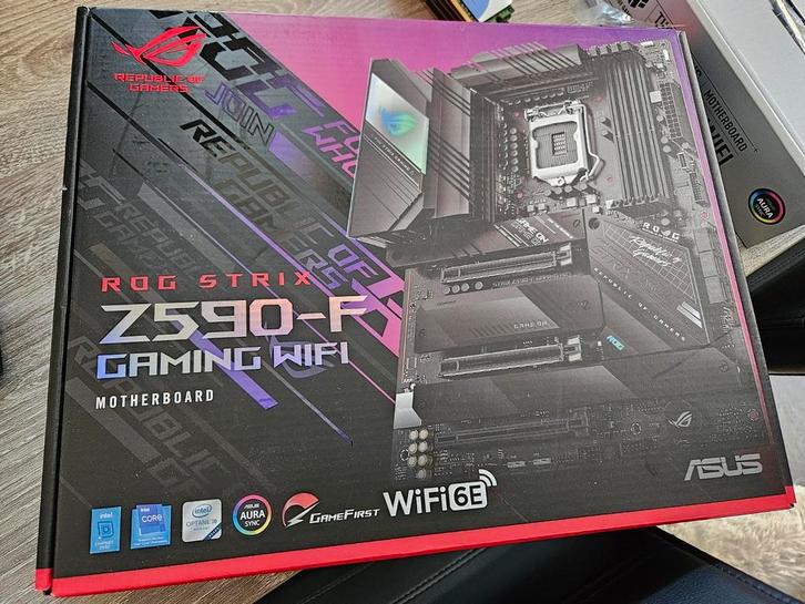 Asus ROG Strix Z590-F gaming wifi, Computers en Software, Moederborden, Zo goed als nieuw, DDR4, Ophalen