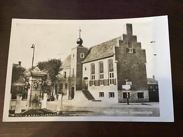Baarle Nassau gemeentehuis met dorpspomp rond 1957   484 beschikbaar voor biedingen