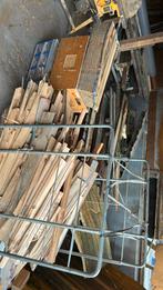 Heel veel houtenafval in de schuur, Tuin en Terras, Haardhout, 6 m³ of meer, Ophalen of Verzenden, Overige houtsoorten, Blokken