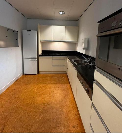Complete keuken met goede apparatuur, Huis en Inrichting, Keuken | Complete keukens, Zo goed als nieuw, Graniet of Steen, Ophalen