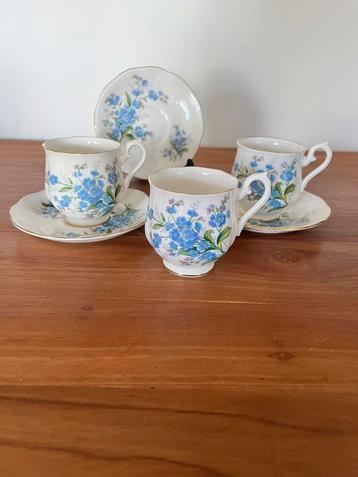 Royal Albert- Forget-Me-Not kopjes 3x beschikbaar voor biedingen