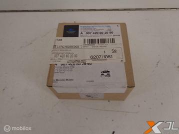 A0074206020 C-KLASSE W204 REMBLOKSET ACHTER NOS OEM MERCEDES beschikbaar voor biedingen