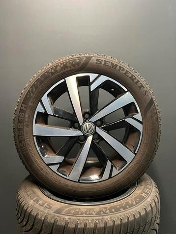 16 inch Originele VW polo velgen met winterbanden. beschikbaar voor biedingen