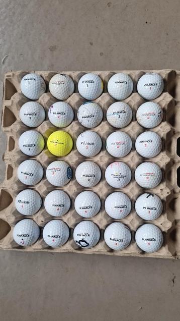 Golfballen, golfbal  beschikbaar voor biedingen