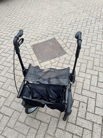 Opvouwbare rollator beschikbaar voor biedingen